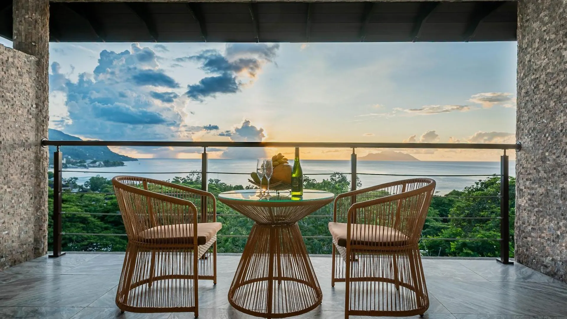 Garden Hill Resort & Spa Beau Vallon  Beau Vallon (Mahe)